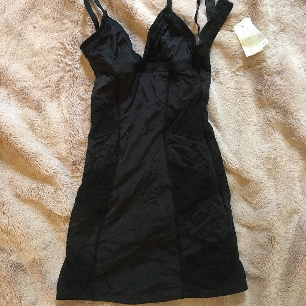 NWT - shapewear New Look - Picture 2 of 7